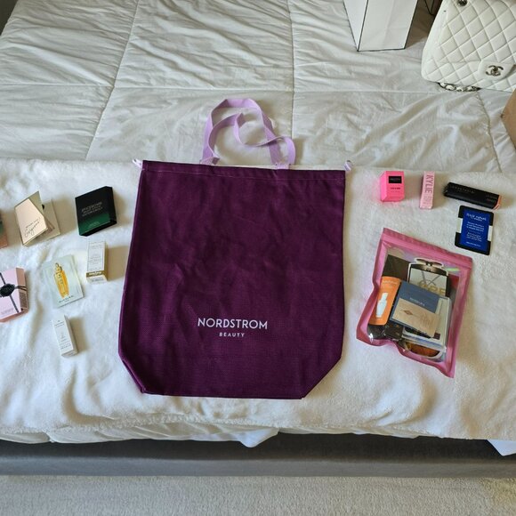 Nordstrom Beaute Holiday Set Tote w/ Kors Valentino Guerlain Mind Games + more - Picture 2 of 4